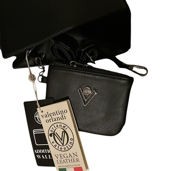 NWT Valentino satchel/ top handle bag. - Picture 4 of 5